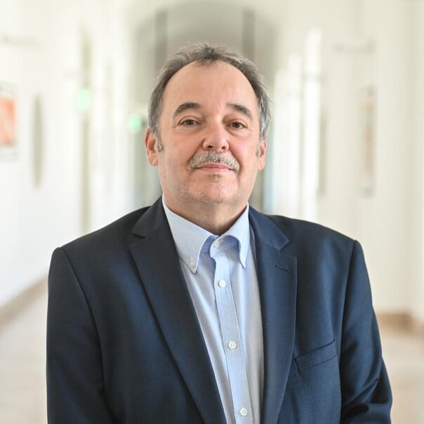 dr. Pálvölgyi Tamás